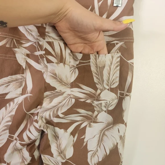 Joseph Ribkoff Palm Pull On Stretchy Capri Pants Brown Neutral Summer Size 8 - Picture 7 of 12